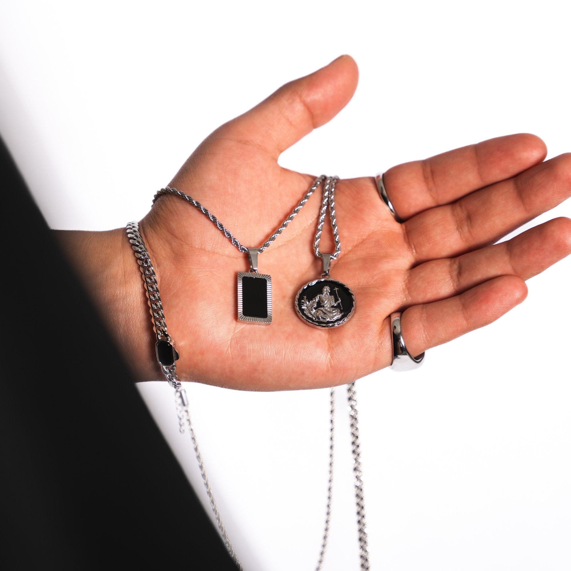 Men's Pendant Necklaces - Silver & Gold Pendant & Necklaces | Twistedpendant