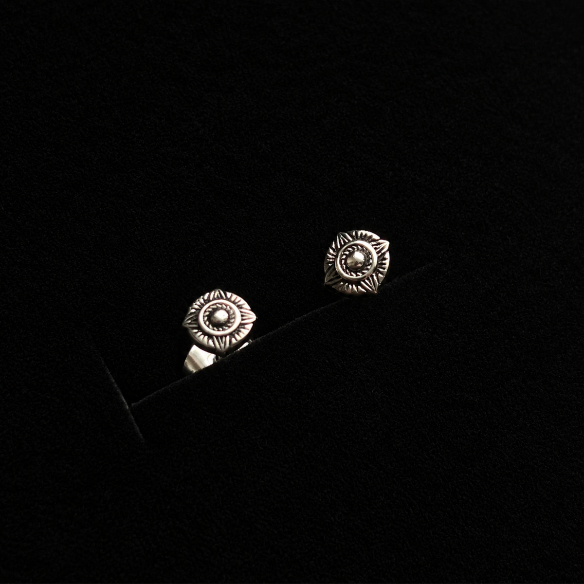 Compass Stud (Silver)