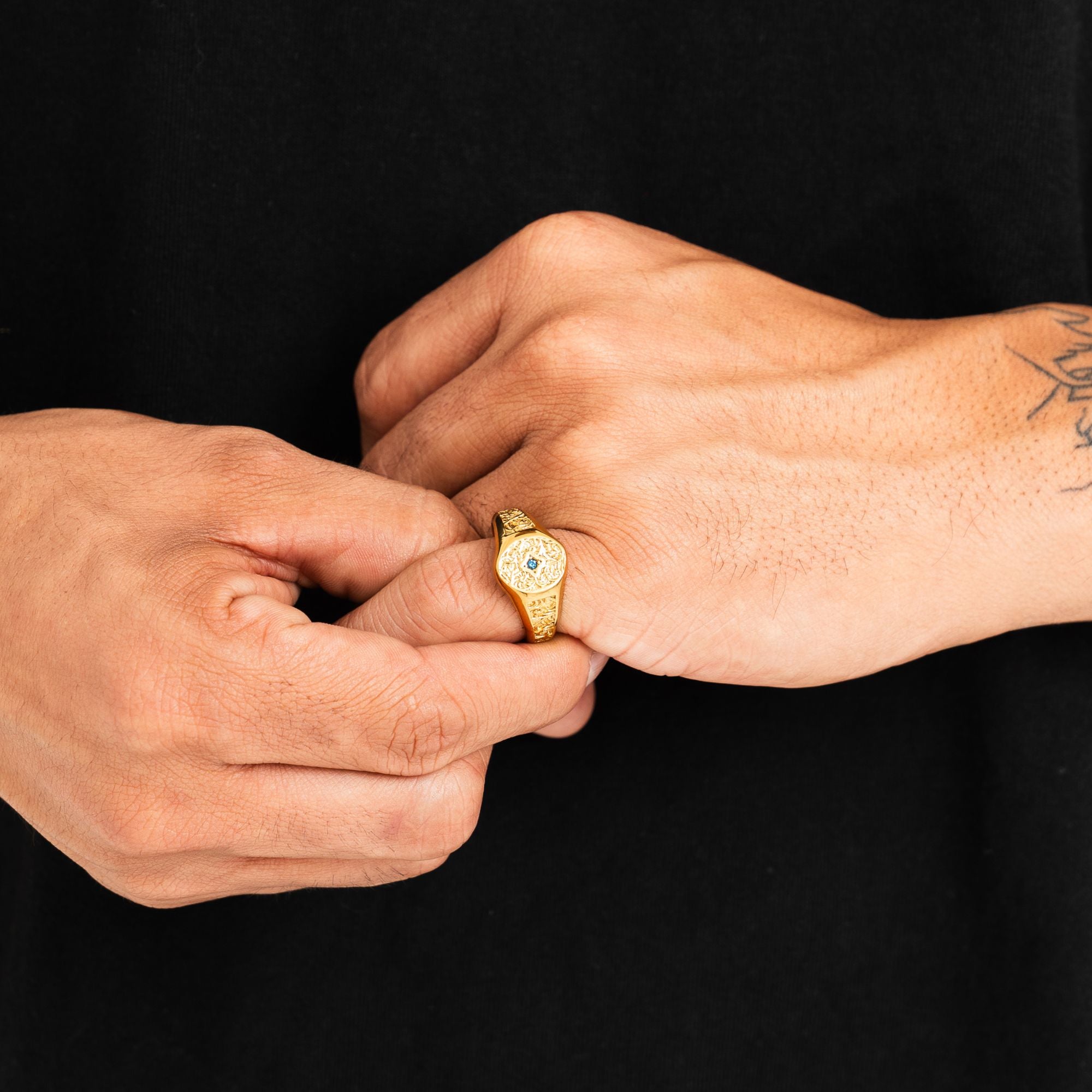 Oracle Signet Ring - Gold