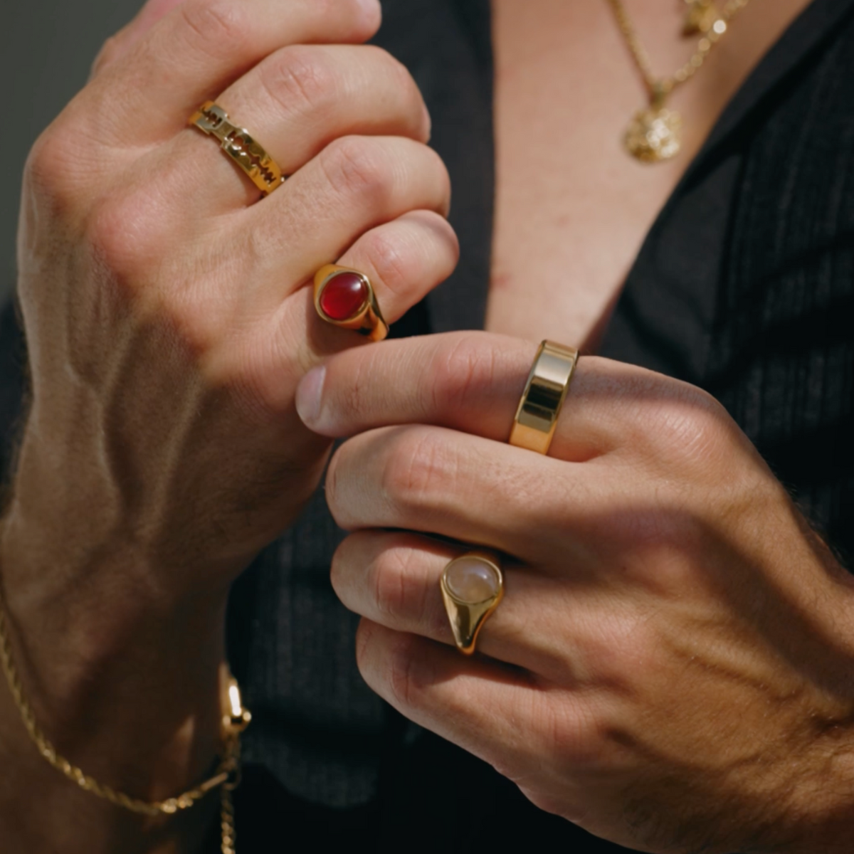 Red Agate Signet Ring - Gold
