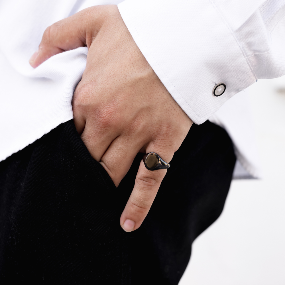 Smooth Signet Ring - Black