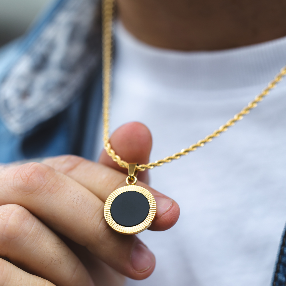 18K Gold Spiral Onyx Necklace - Men's Necklace | Twistedpendant