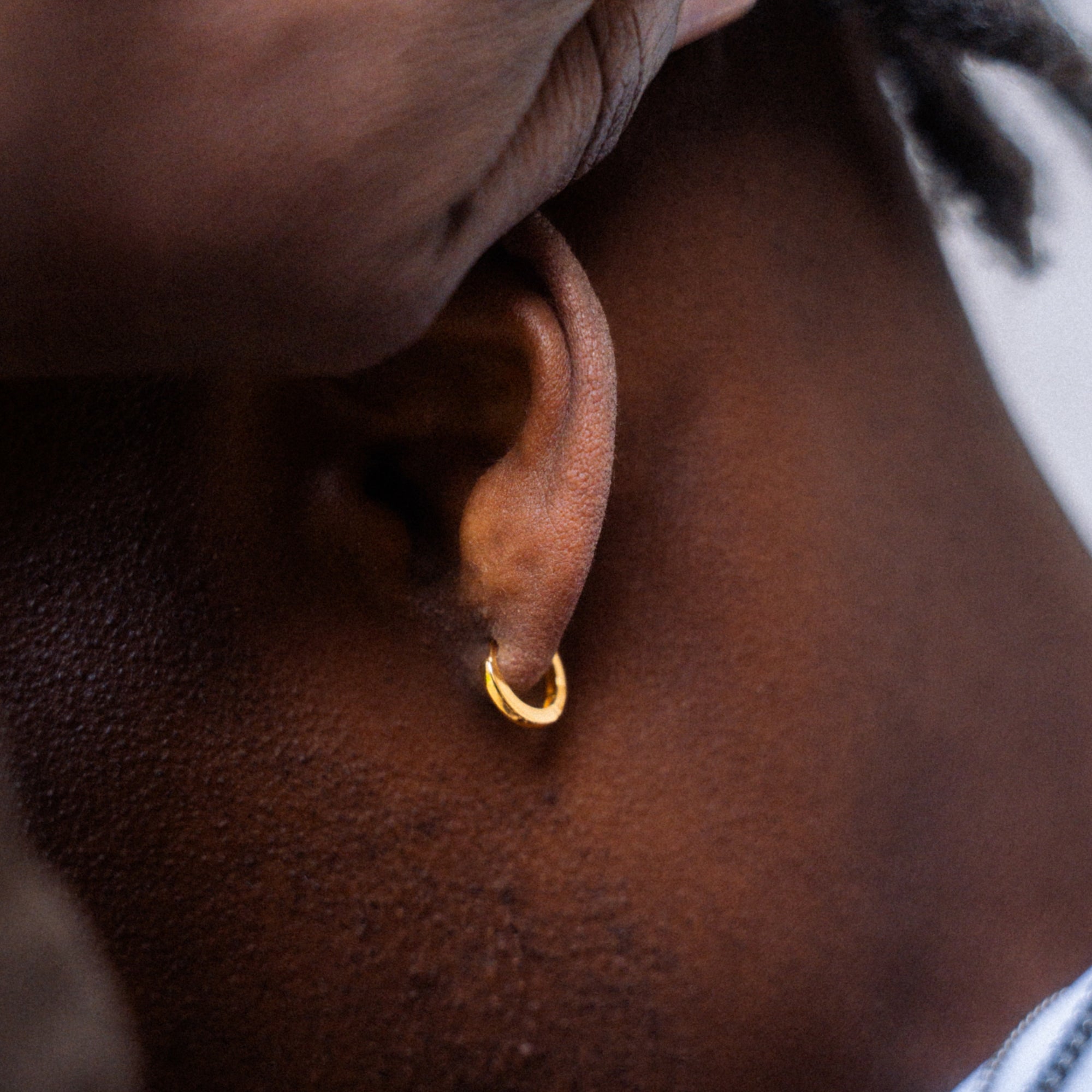 Standard Huggie (Gold)