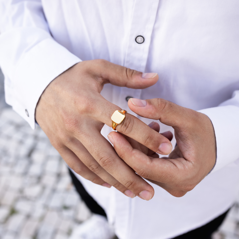 Square 18K Gold Signet Ring - Mens Signet Rings | By Twistedpendant
