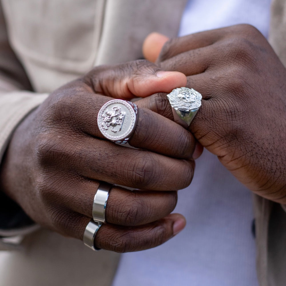 Men's Silver St George Ring - Buy Silver Sovereign Rings | Twistedpendant