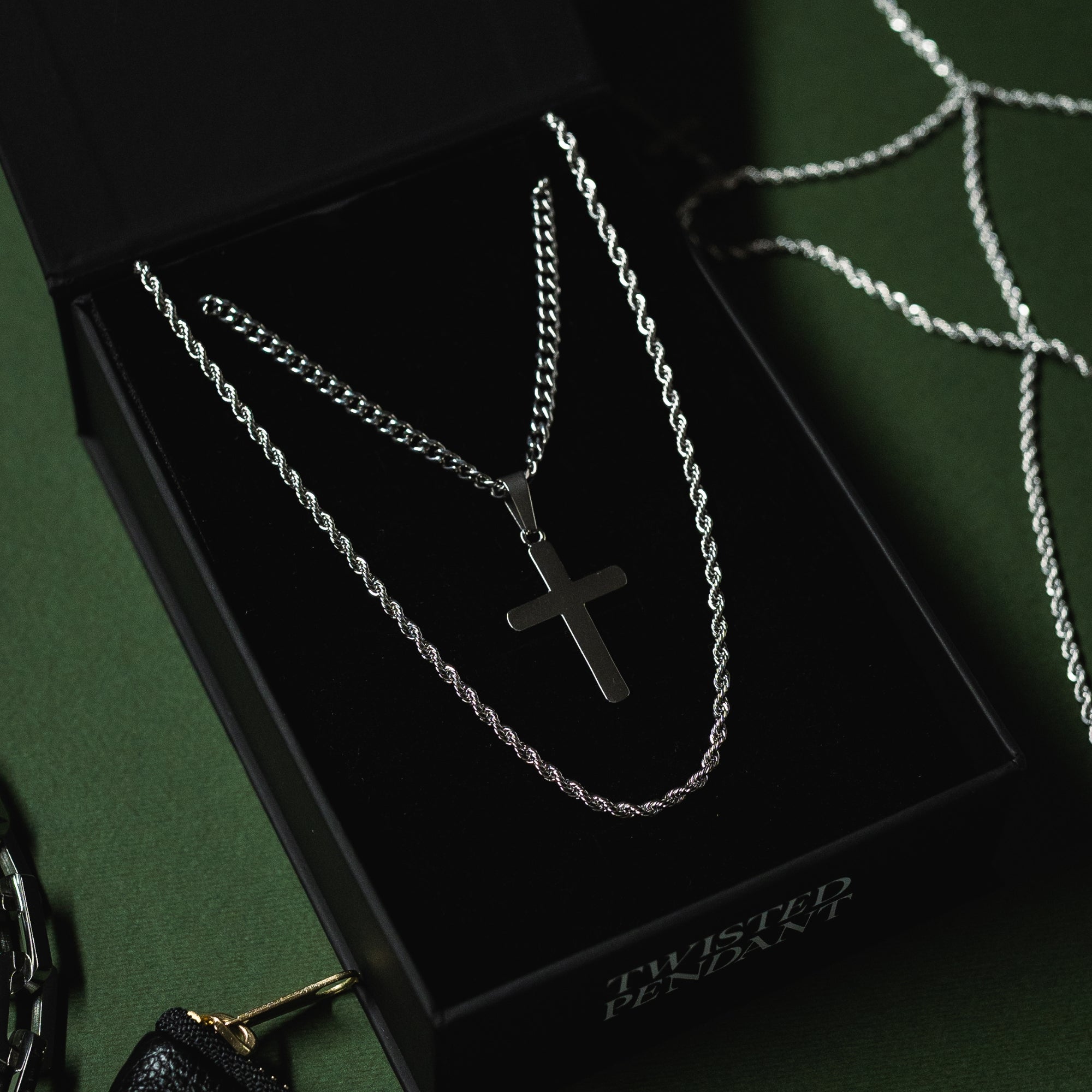 Mens Silver Cross Necklace | Twistedpendant
