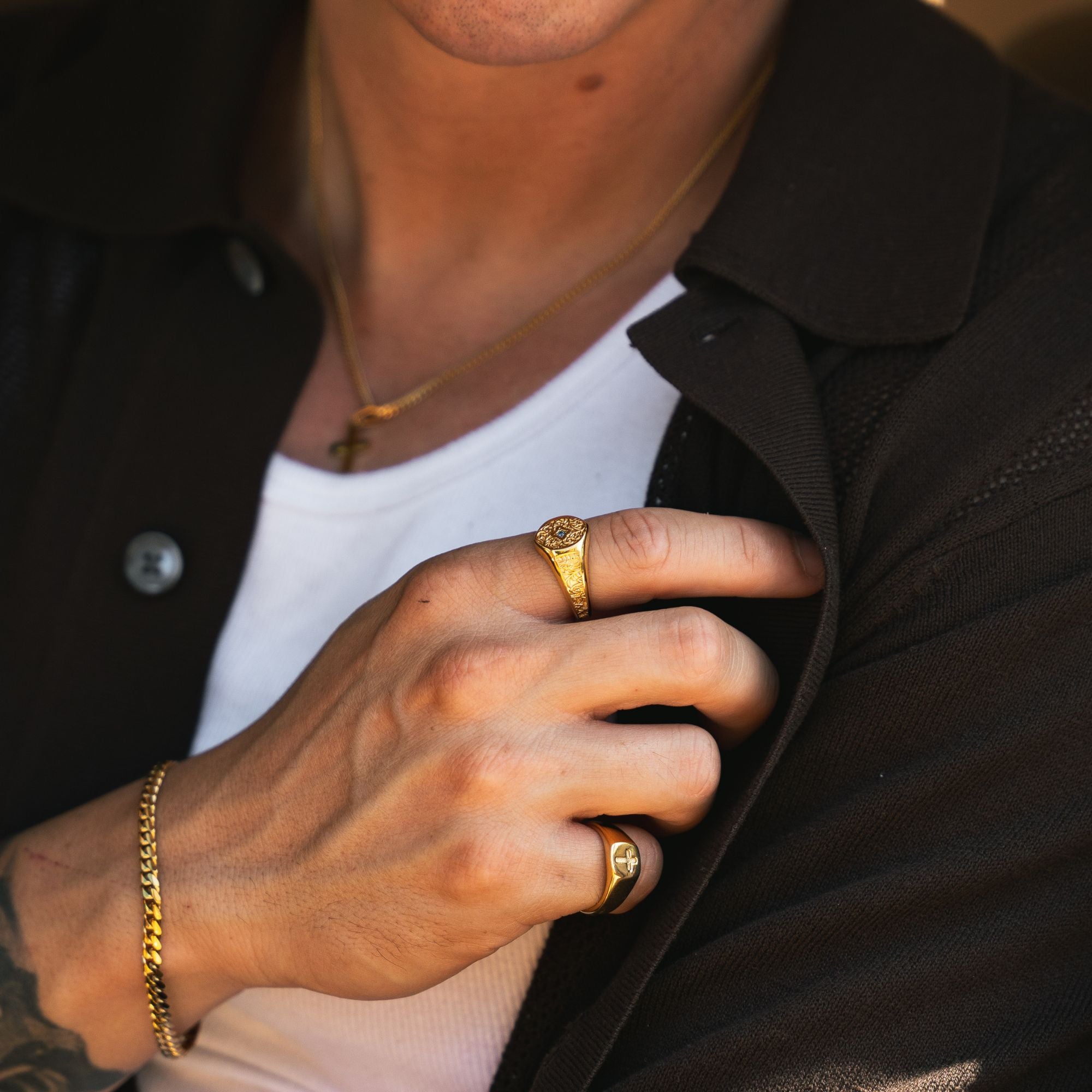 Oracle Signet Ring - Gold