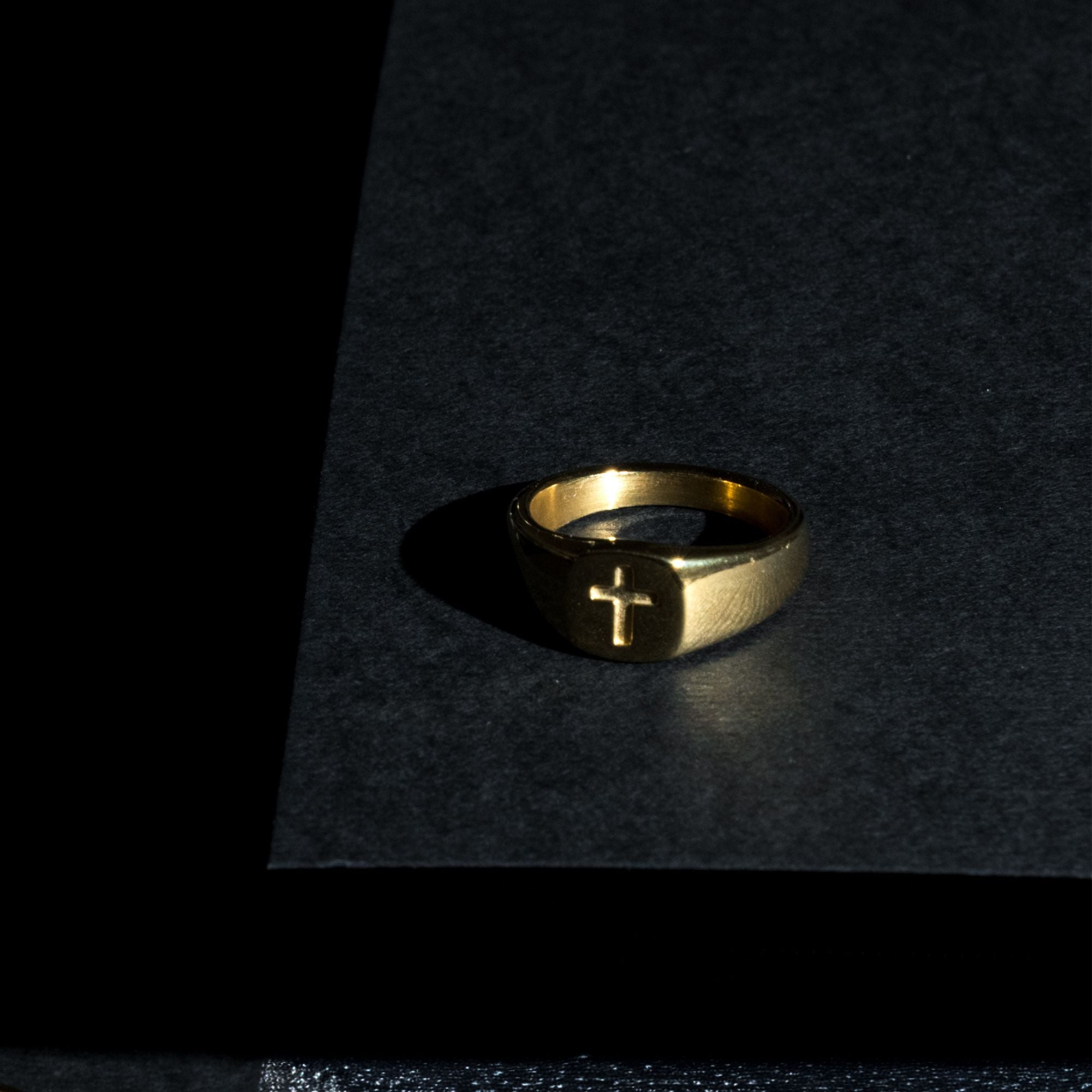 Micro Cross Ring (Gold)