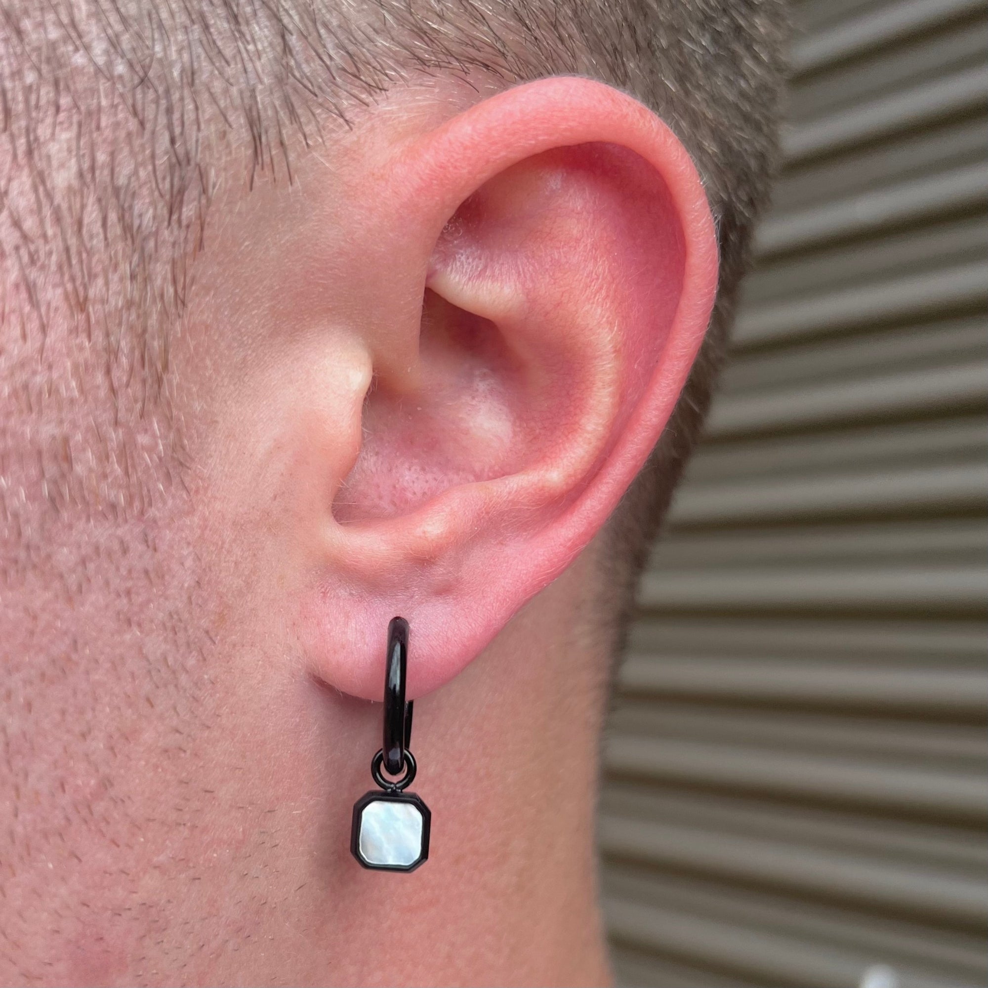 Pearl Dangle (Black)