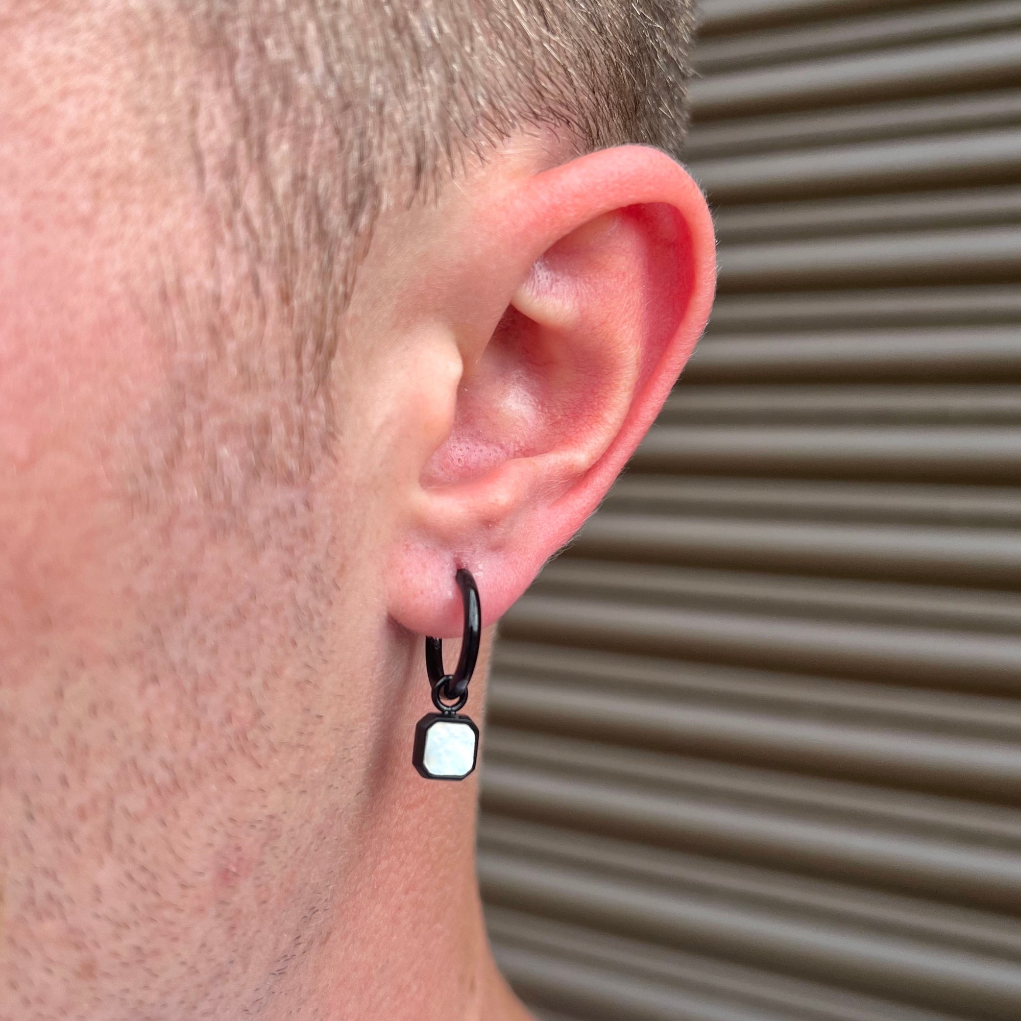 Pearl Dangle (Black)