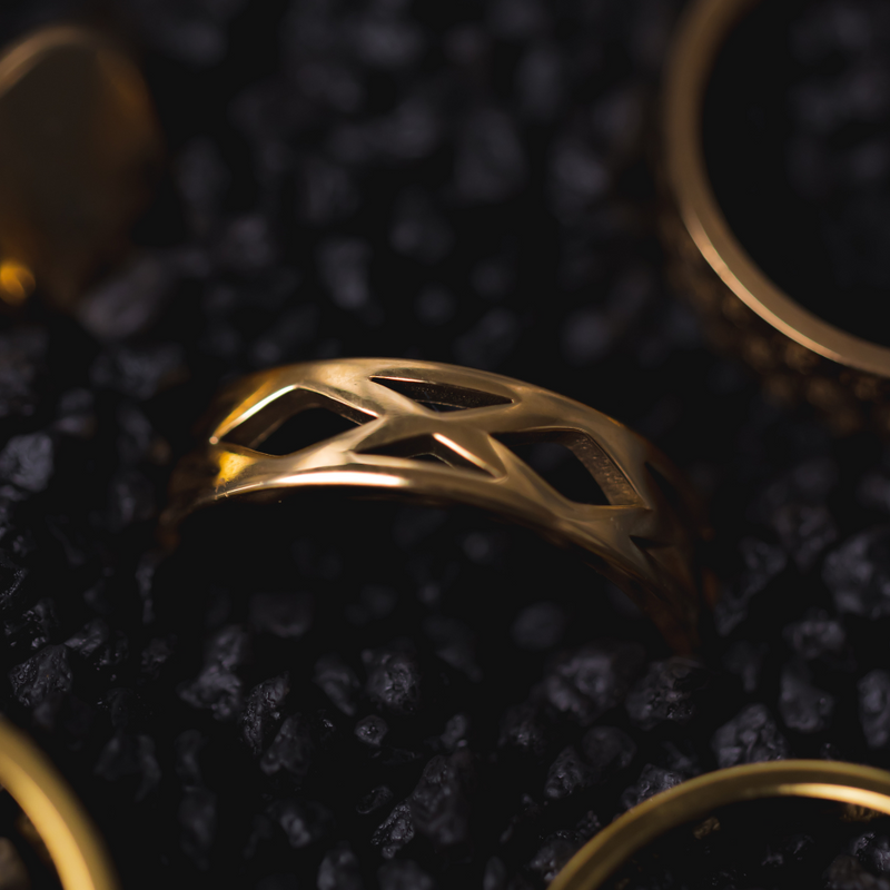 Edge Ring - Men's 18K Gold Band Rings - Man Rings | Twistedpendant