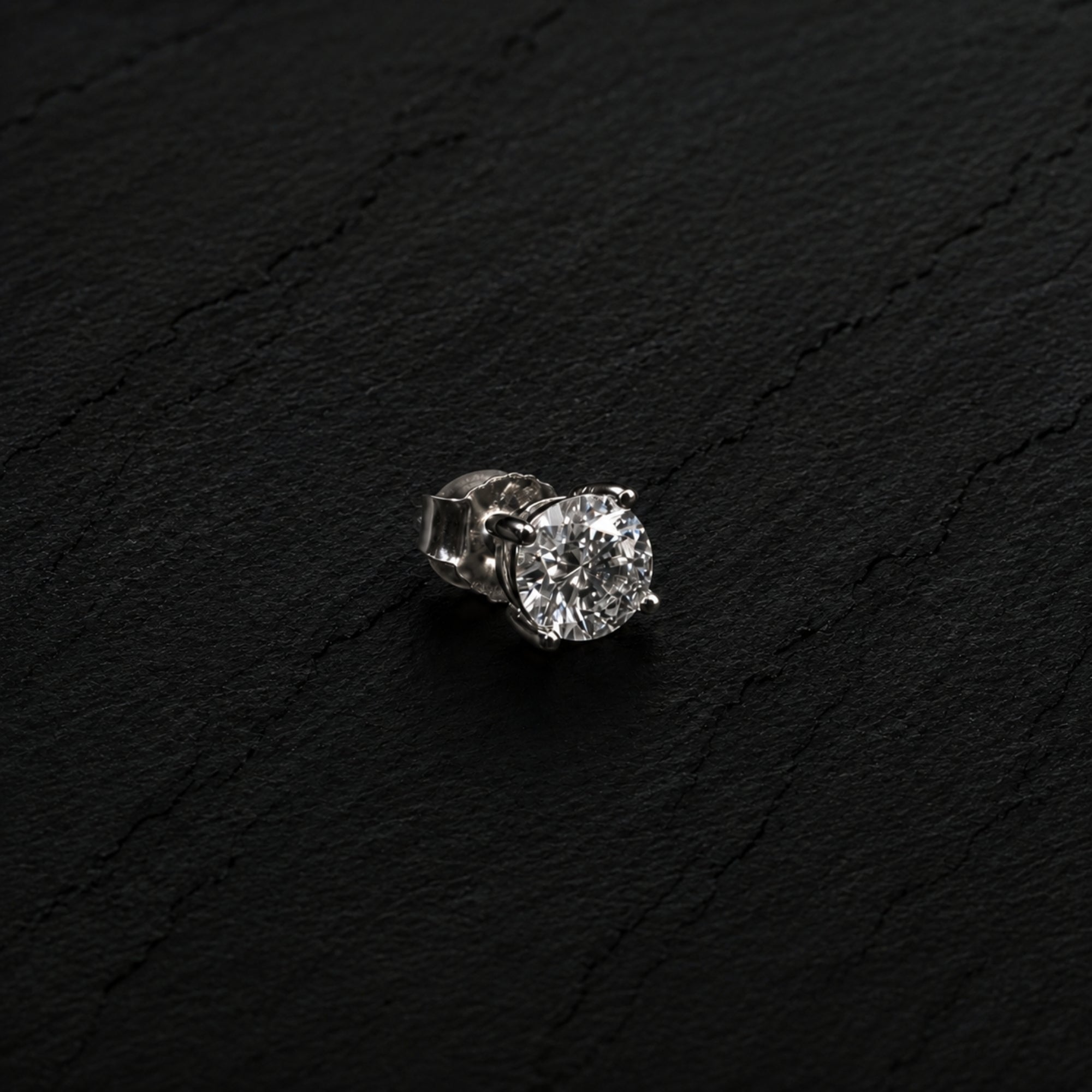 Moissanite Stud (Silver)