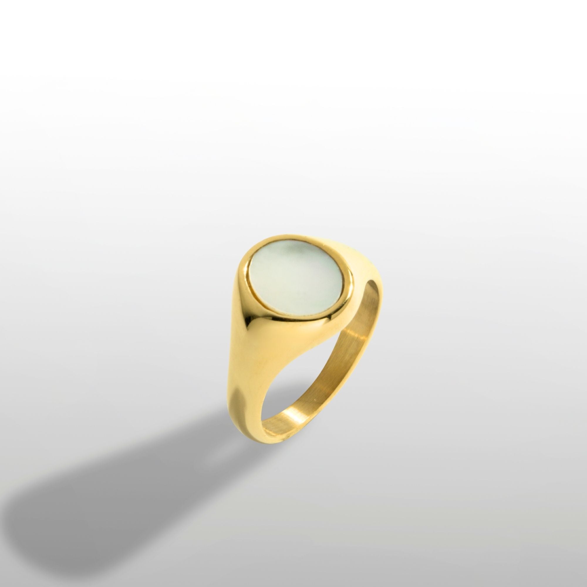 Pearl Signet Ring - Gold