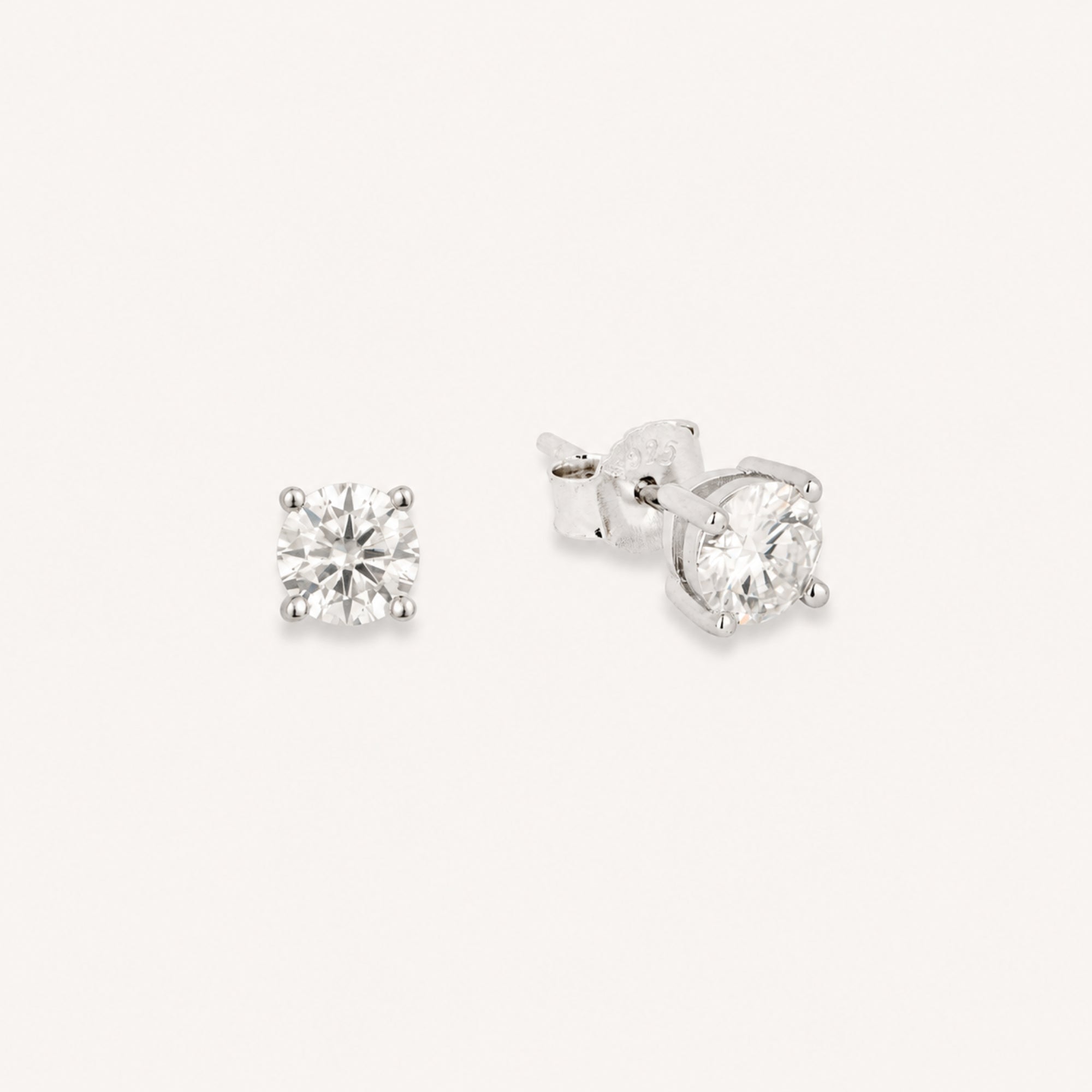 Moissanite Stud (Silver)