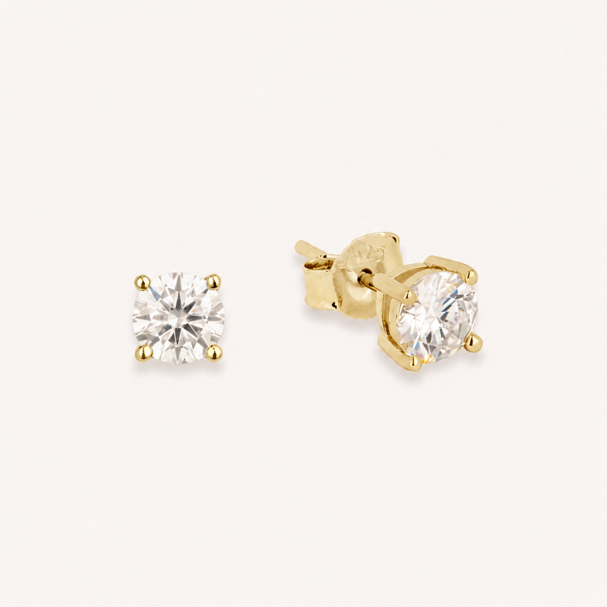 Moissanite Stud (Gold)