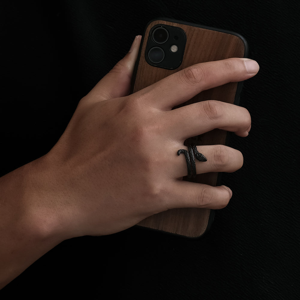 Thin Snake Ring - Black