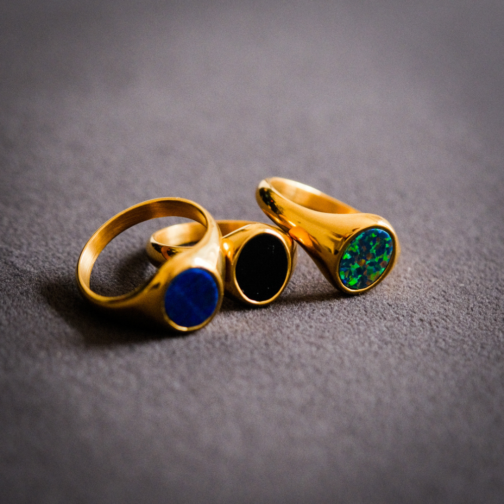 Mens Gold 18K Signet Ring - Black Onyx Ring - By Twistedpendant